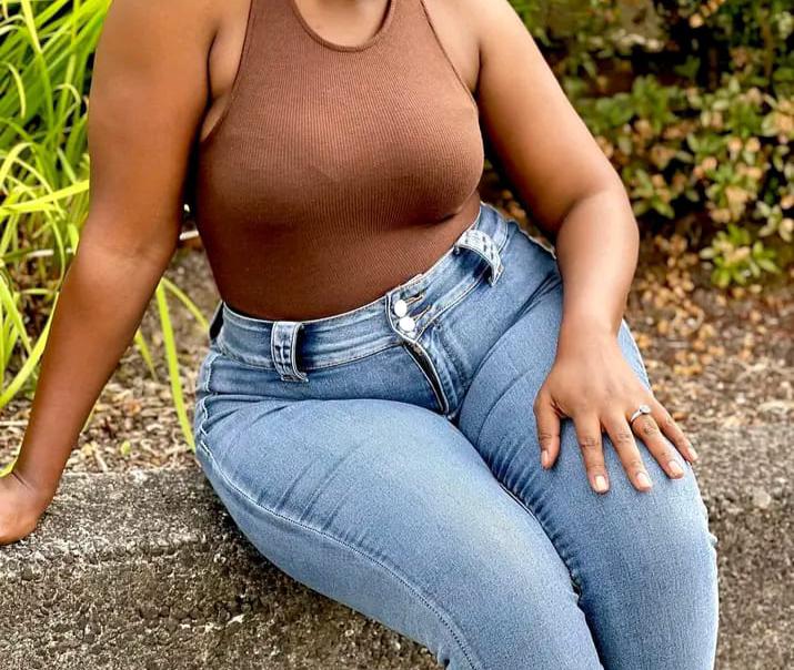 dora – escort in Kampala